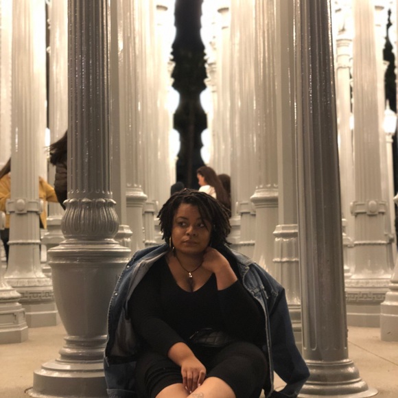 Meet your Posher, Amanda - Picture 1 of 2